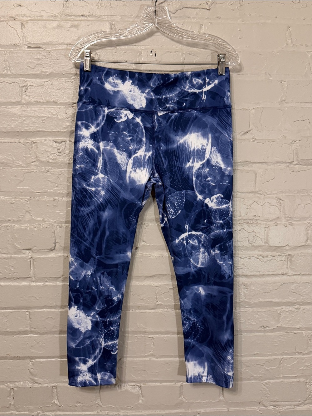 VOGO Athletica Jellyfish Cropped Leggings Strappy